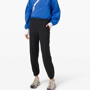 Lululemon Black Lightweight Joggers Ultra light Sz 6 Pockets Running Quick Dry